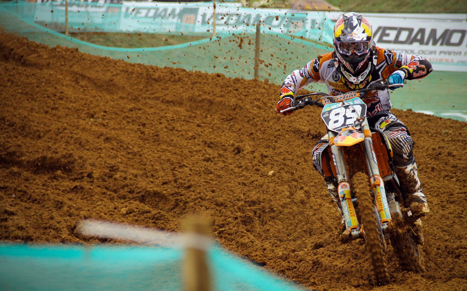 kaiyun开云体育-“快艇冲浪：东三叉湖赛场上演极限速度的水上对决”